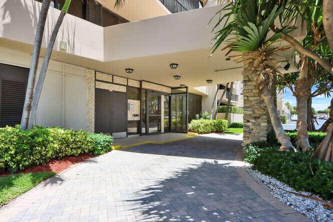 Singer Island, FL 33404,4200 N Ocean DR 2-903