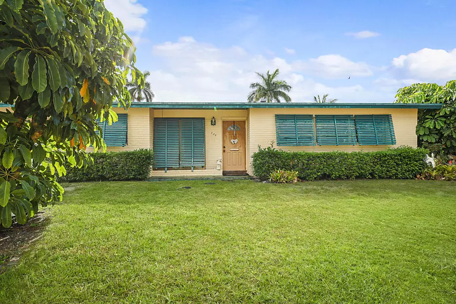 736 Tradewind DR, North Palm Beach, FL 33408