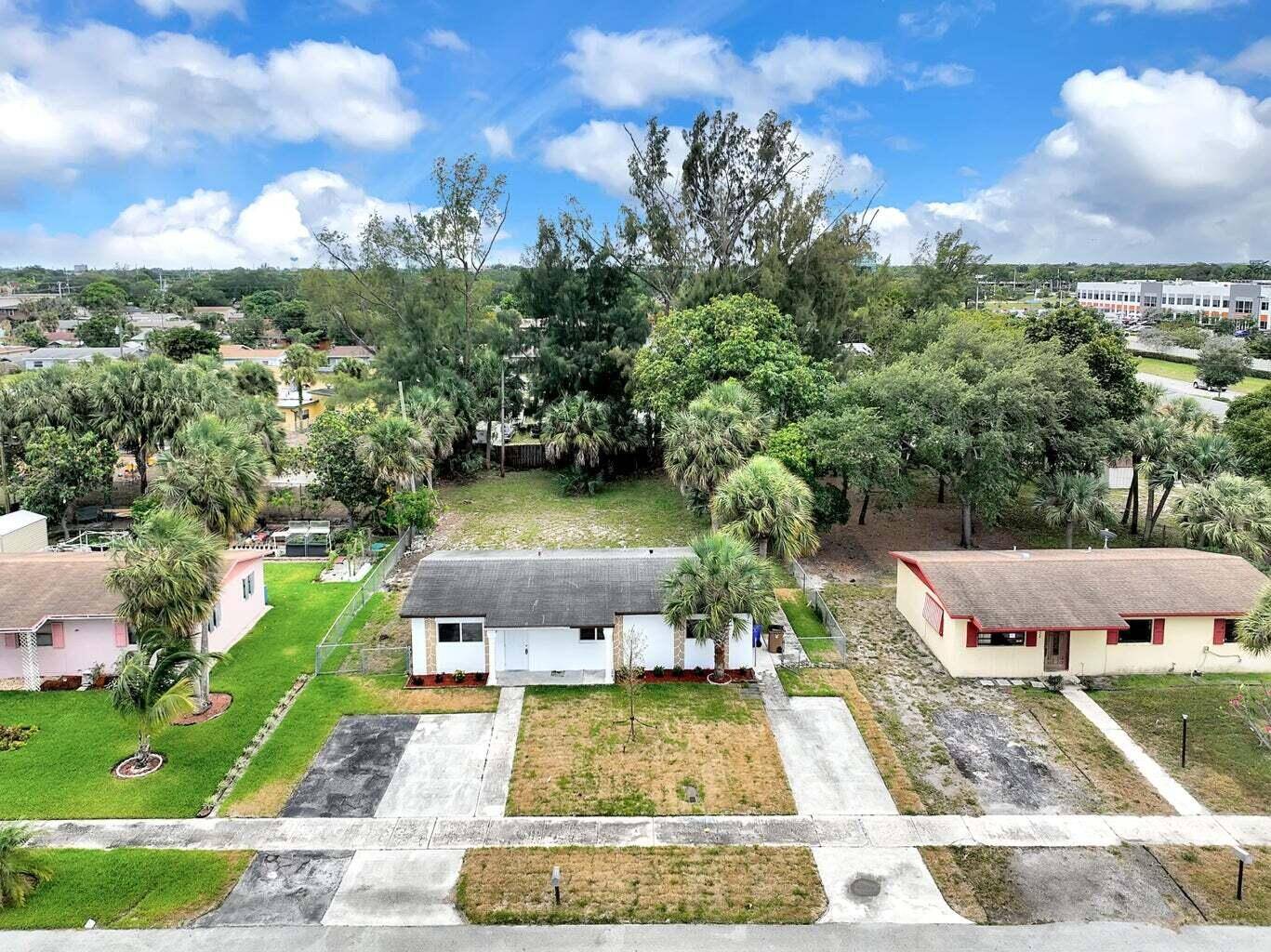 Deerfield Beach, FL 33441,364 NW 4th CT