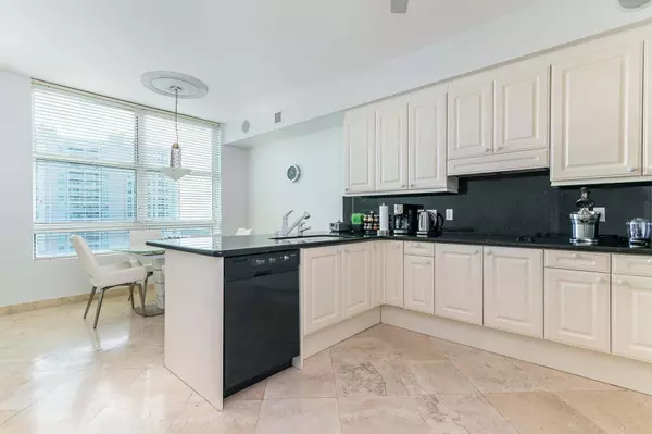 Highland Beach, FL 33487,3720 S Ocean BLVD 907