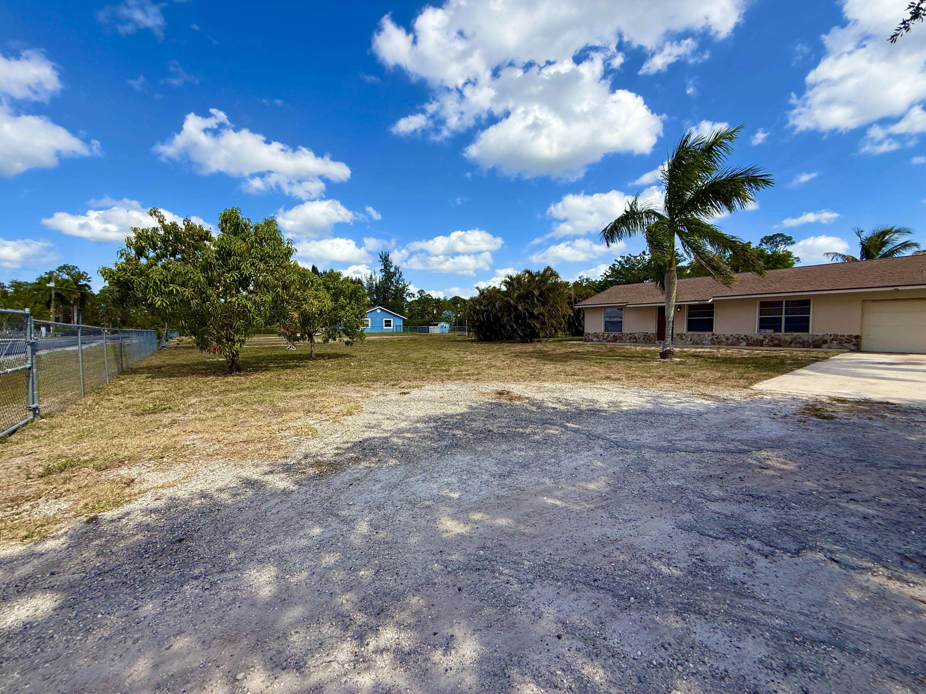 Loxahatchee Groves, FL 33470,16394 E Pimlico DR