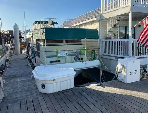 Key West, FL 33040,1801 N Roosevelt BLVD Tarpon 8