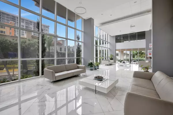 Pompano Beach, FL 33062,525 N Ocean BLVD 719