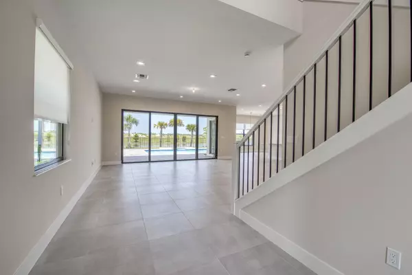 Palm Beach Gardens, FL 33412,13199 Feathering WAY