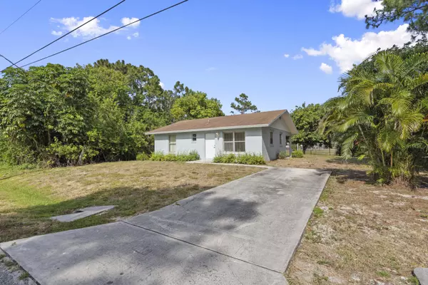 Stuart, FL 34997,5851 SE Wesley AVE