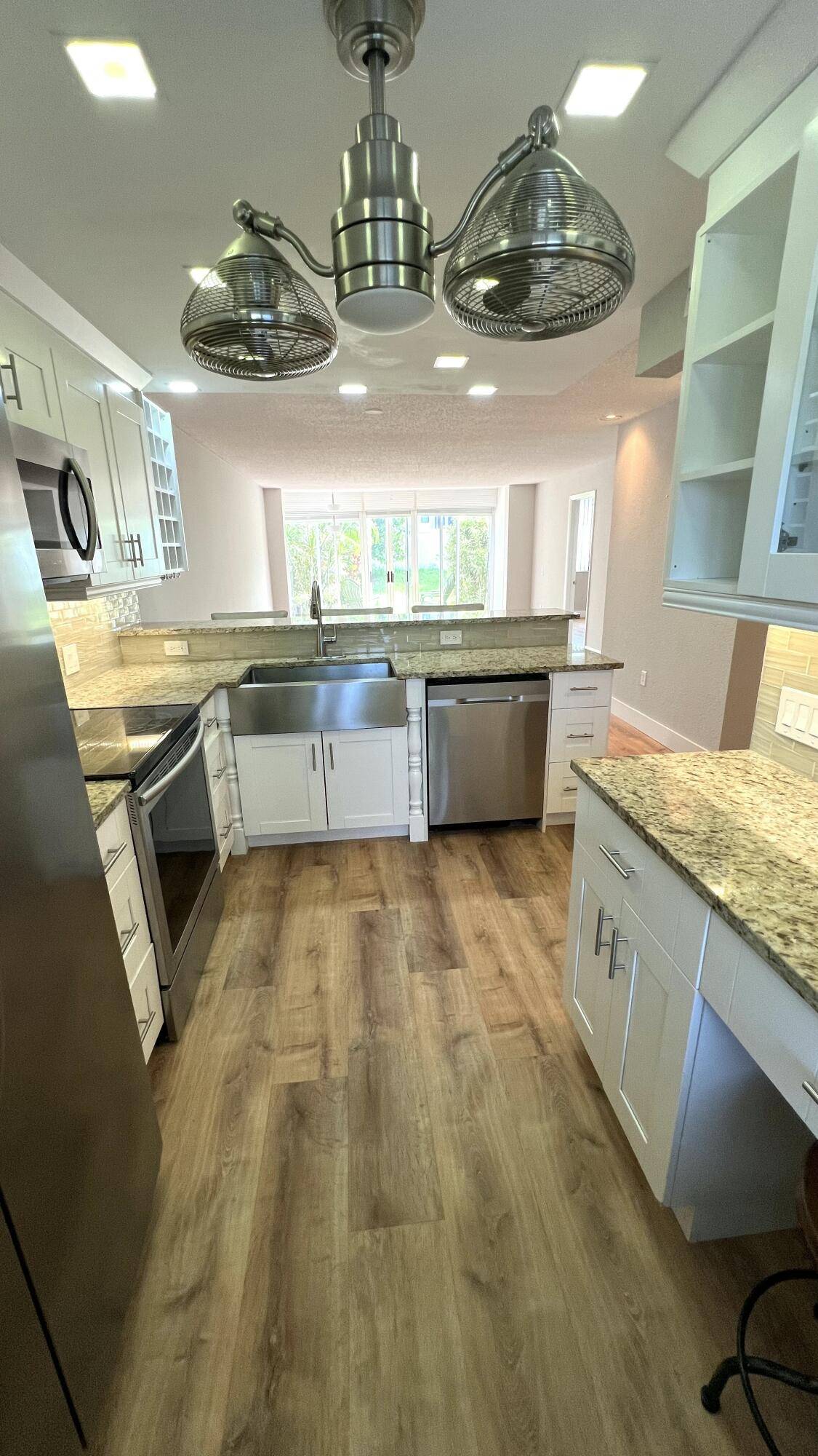 Lake Worth, FL 33467,4242 Deste CT 101