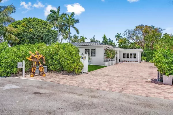 Miami Beach, FL 33140,6100 La Gorce DR