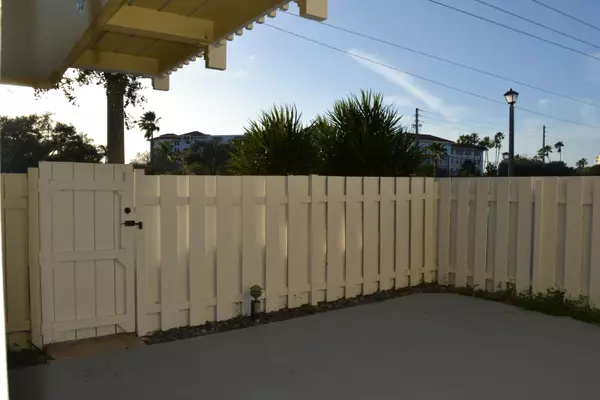 Jupiter, FL 33477,176 Seabreeze CIR