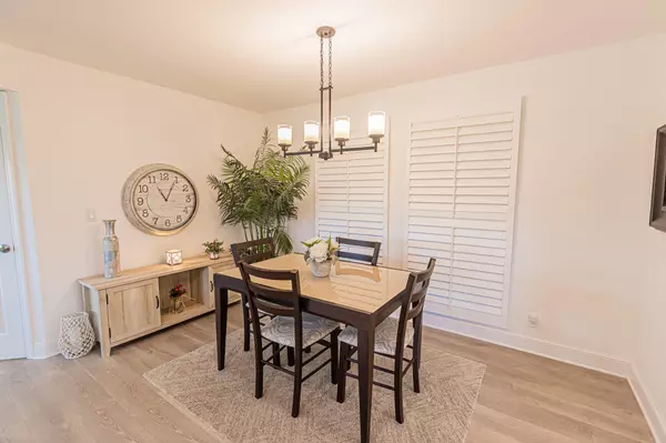 Stuart, FL 34997,541 SW South River DR 205