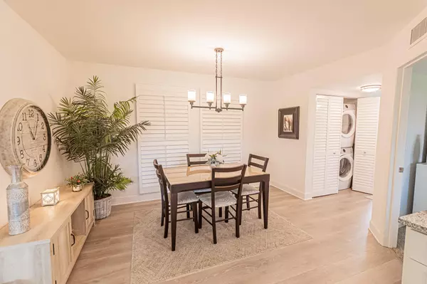 Stuart, FL 34997,541 SW South River DR 205