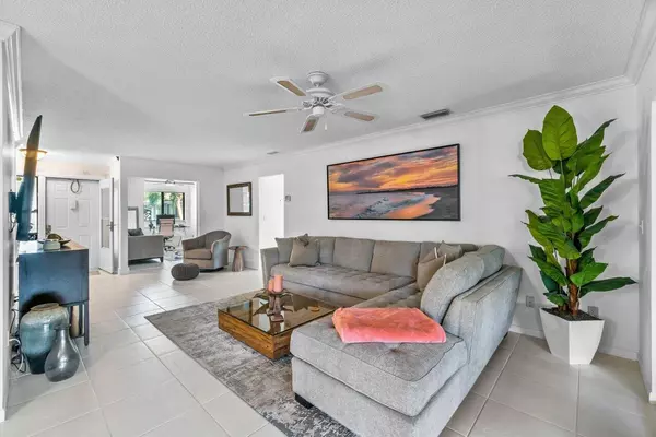 Delray Beach, FL 33483,50 Pelican Pointe DR 2050