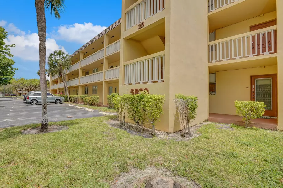 5830 NW 64th AVE 310, Tamarac, FL 33319
