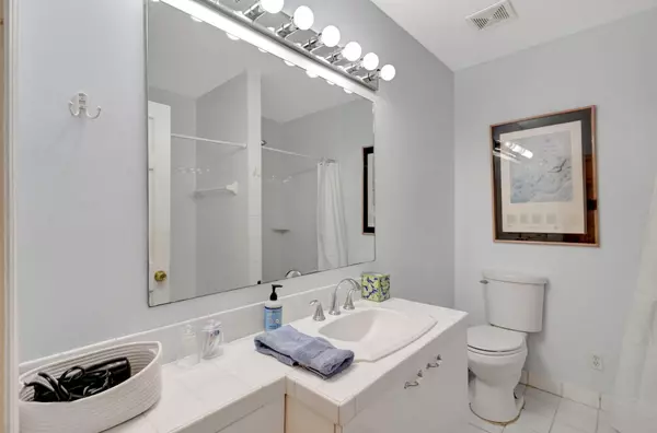 West Palm Beach, FL 33407,519 28th ST A