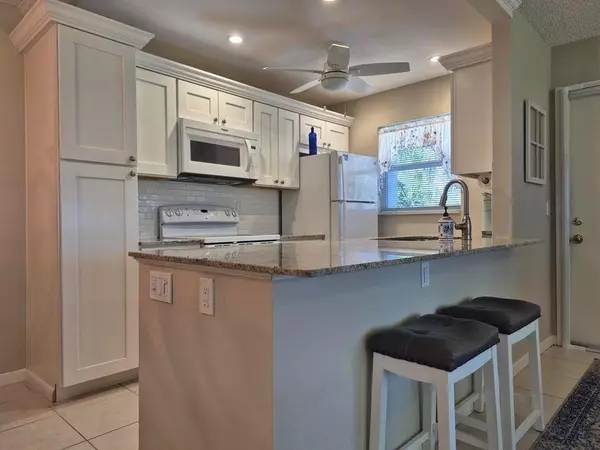 Delray Beach, FL 33445,910 South DR A