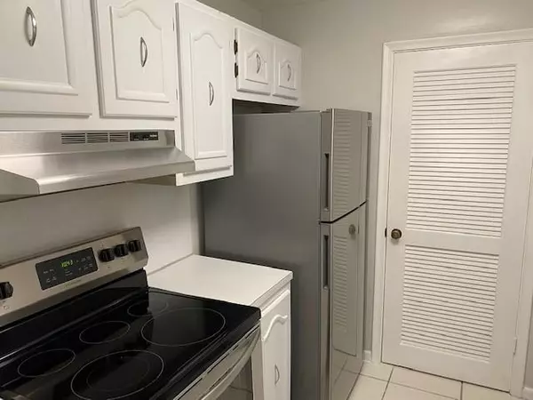 301 Croton AVE 208, Lantana, FL 33462