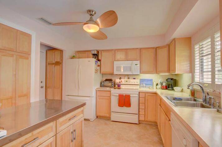 Boynton Beach, FL 33436,4728 Finchwood RD B
