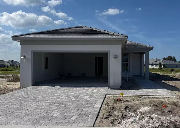 Vero Beach, FL 32967,4450 Pinafore ST Compass 205