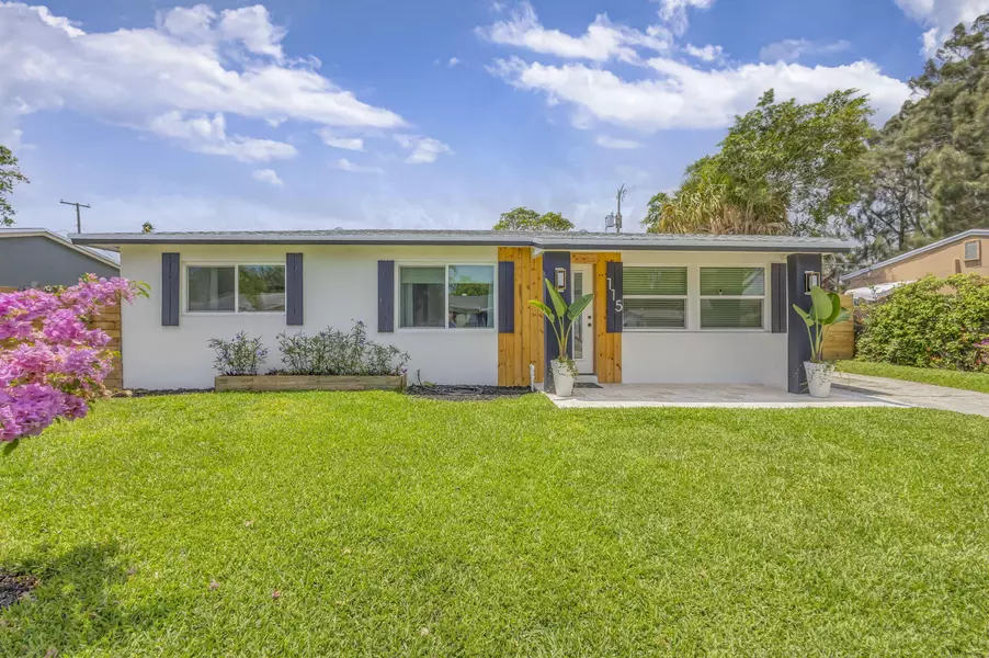 115 W 31 CT, Riviera Beach, FL 33404