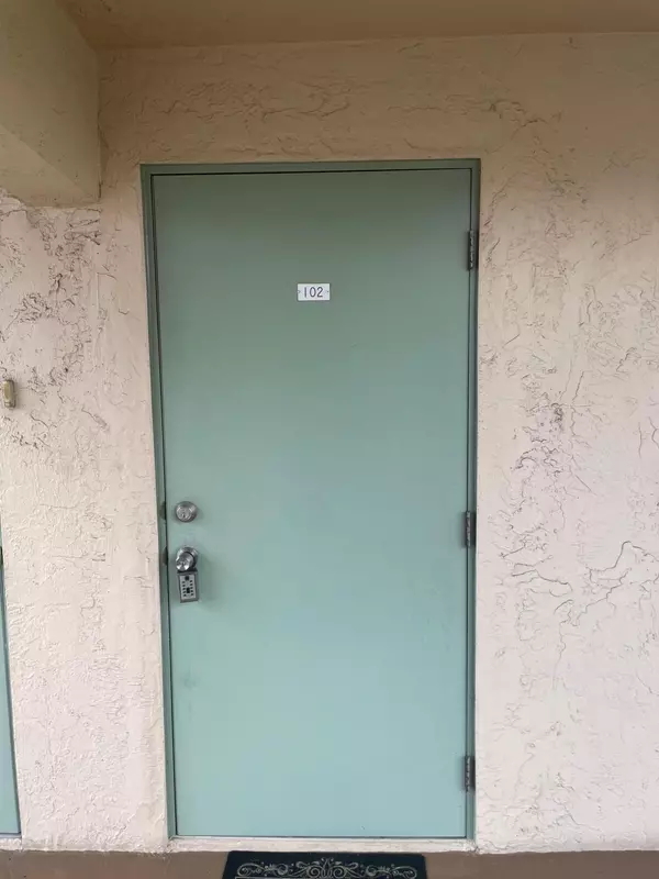 Palm Springs, FL 33461,700 Village Green CT 102