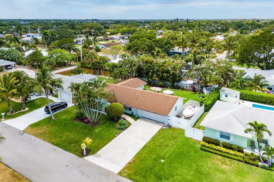 353 Mars AVE, Tequesta, FL 33469