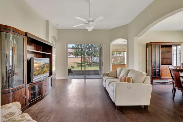 Port Saint Lucie, FL 34986,455 SW Talquin LN