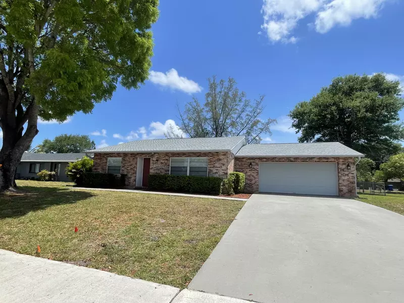 113 Bobwhite RD, Royal Palm Beach, FL 33411