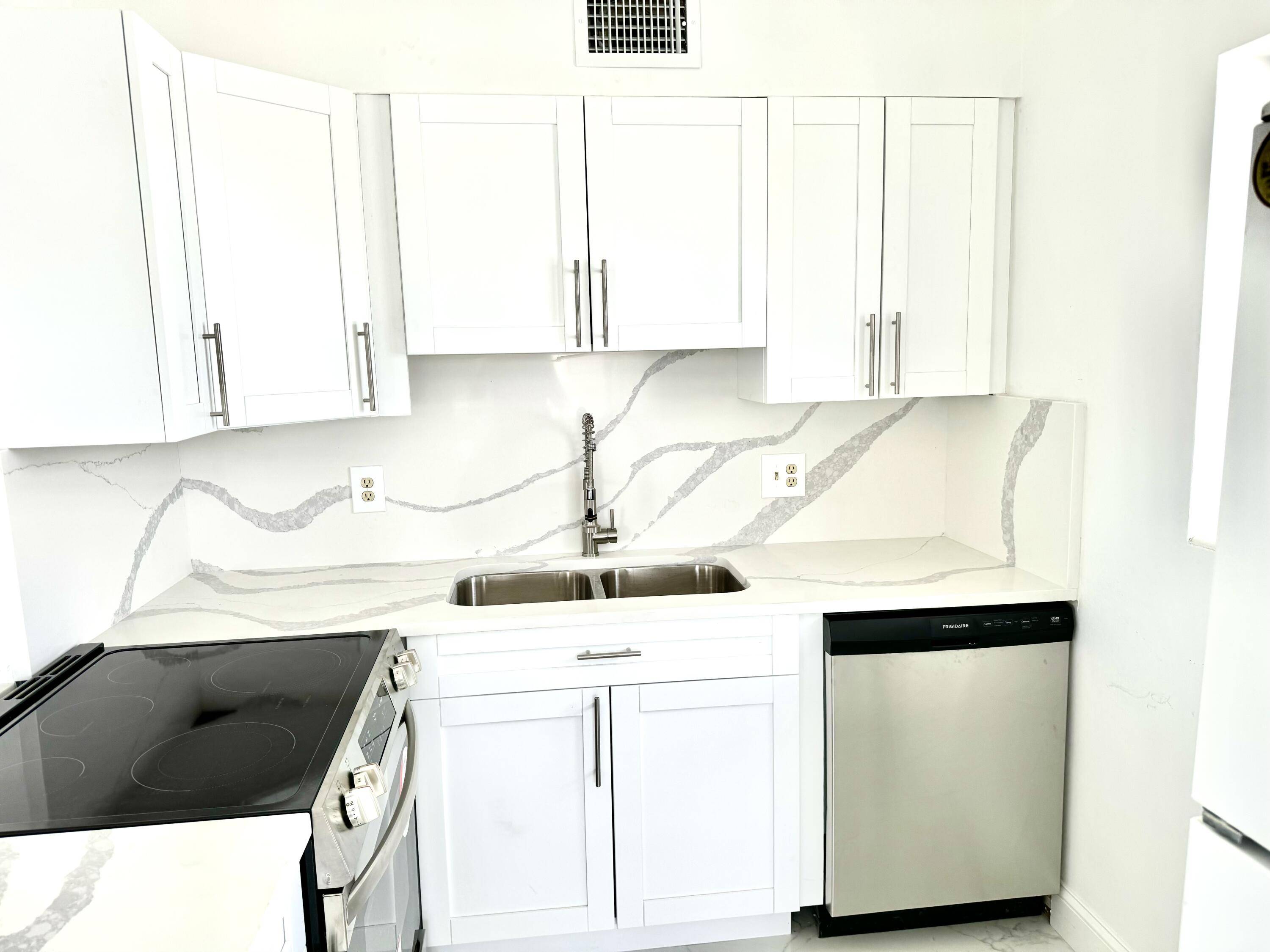 3080 Lake Osborne DR 202, Lake Worth, FL 33461