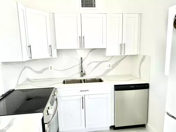 Lake Worth Beach, FL 33461,3080 Lake Osborne DR 202