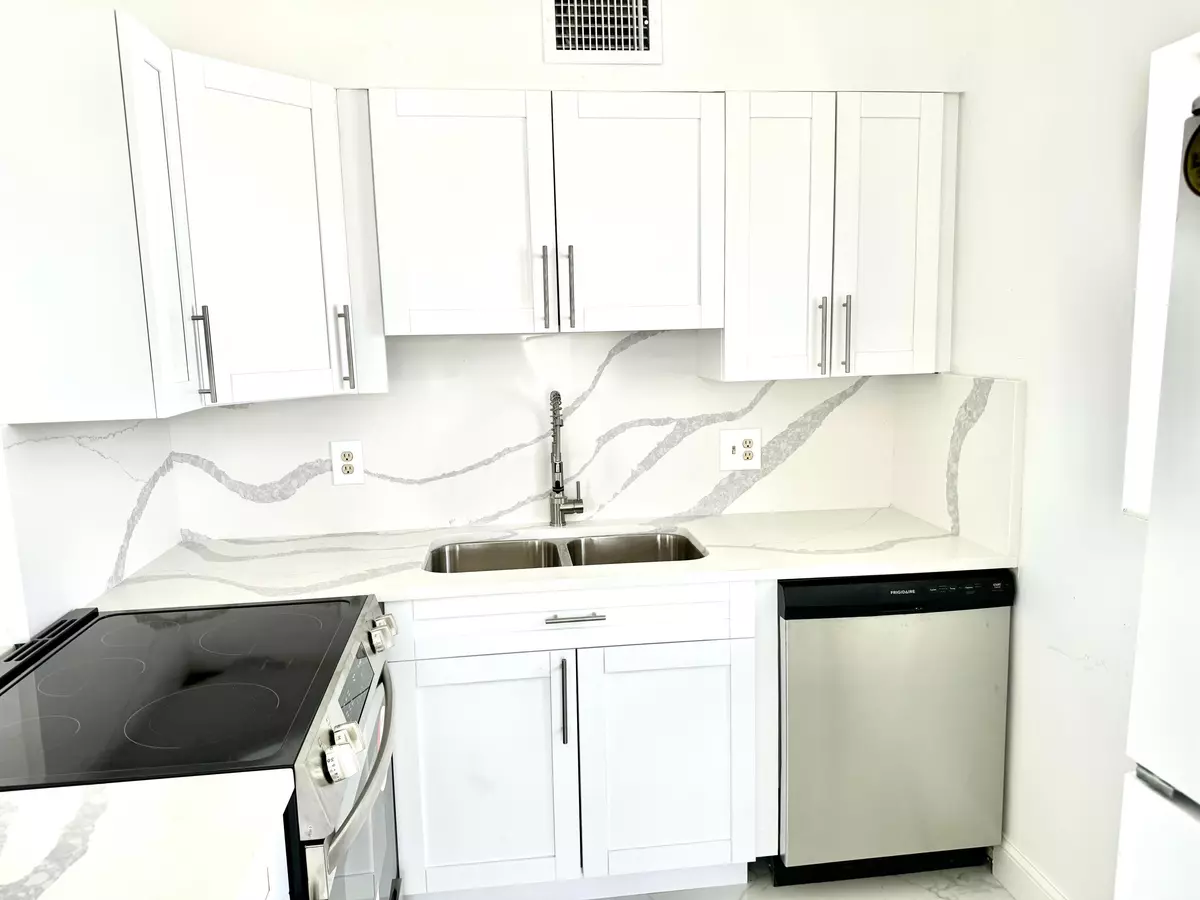 Lake Worth Beach, FL 33461,3080 Lake Osborne DR 202