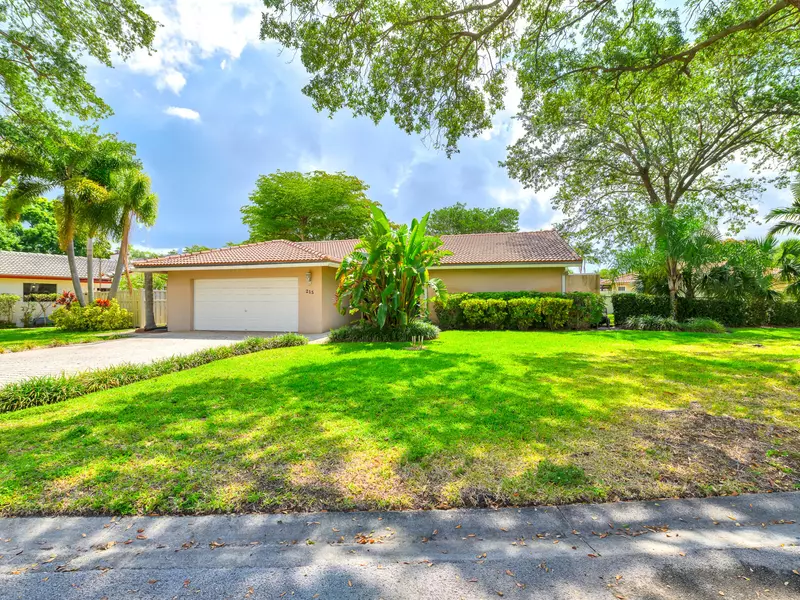 215 NW 86th TER, Coral Springs, FL 33071