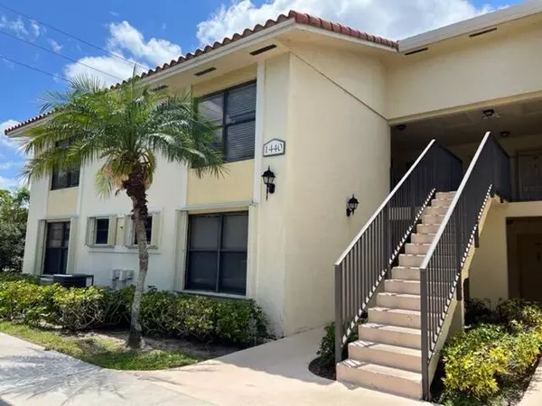 1440 Lake Crystal DR F, West Palm Beach, FL 33411