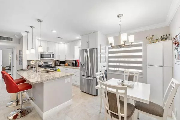 Delray Beach, FL 33484,237 E Normandy E