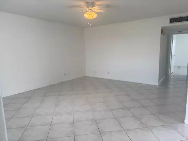 Delray Beach, FL 33484,84 Normandy B