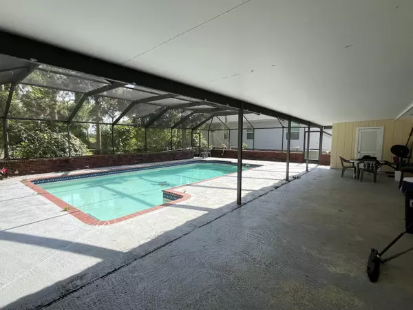 203 E Easy ST, Fort Pierce, FL 34982