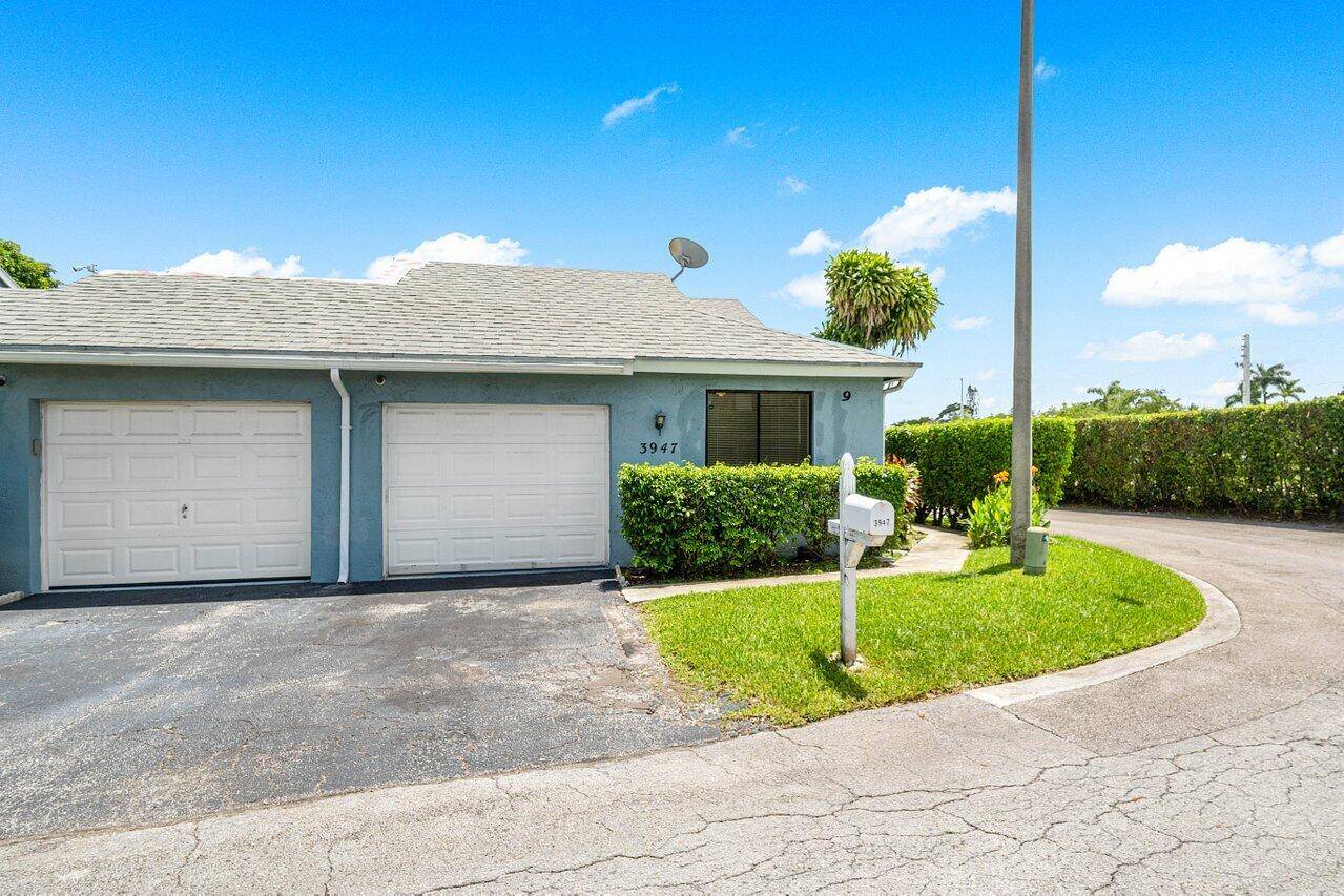 3947 W Island Club CIR, Lake Worth, FL 33462