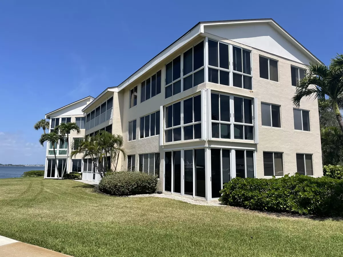 Stuart, FL 34996,2370 NE Ocean BLVD C201