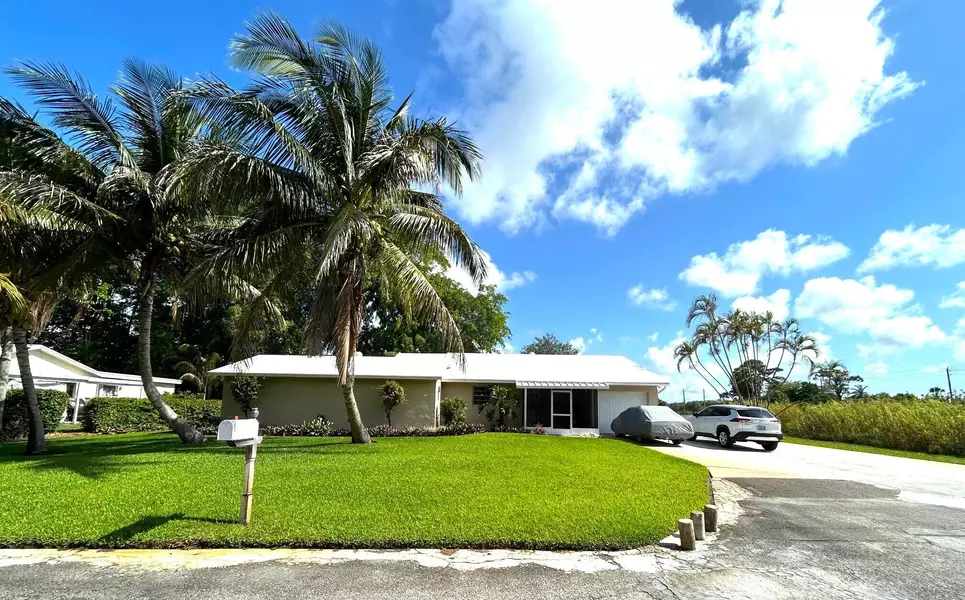 6433 33rd CT, Greenacres, FL 33463