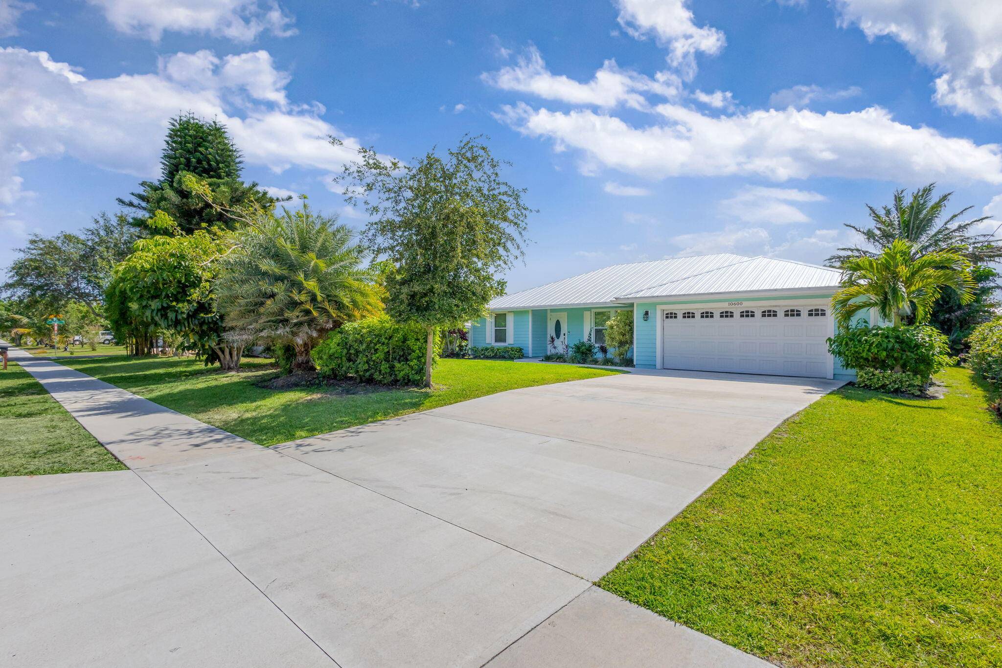 10600 SE Gomez AVE, Hobe Sound, FL 33455