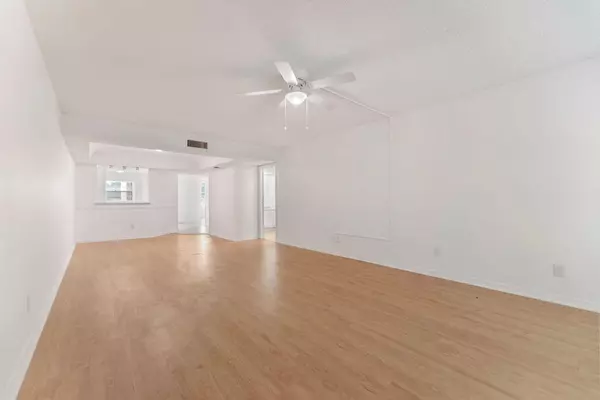 Boca Raton, FL 33428,23247 Barwood LN 101