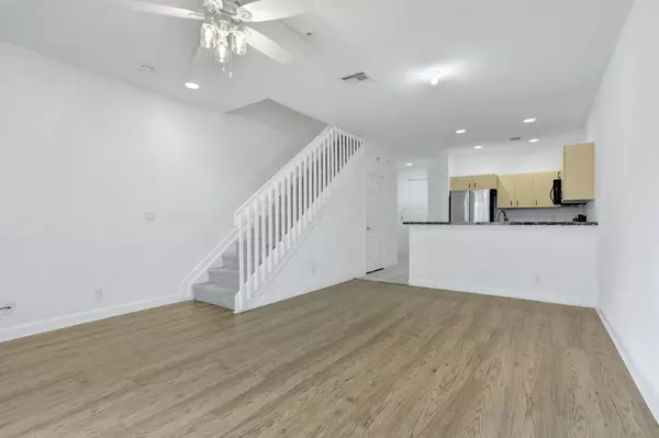 Lauderhill, FL 33311,3599 NW 14th CT