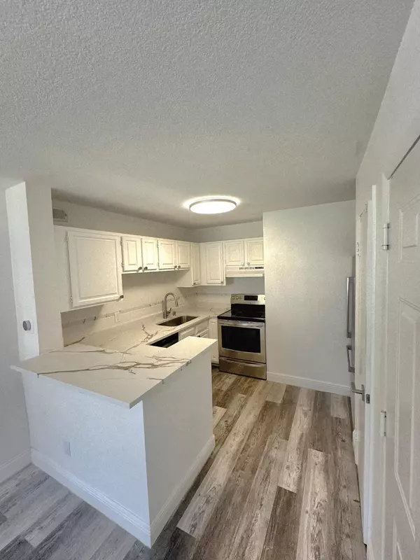 Delray Beach, FL 33445,1760 Palm Cove BLVD 106