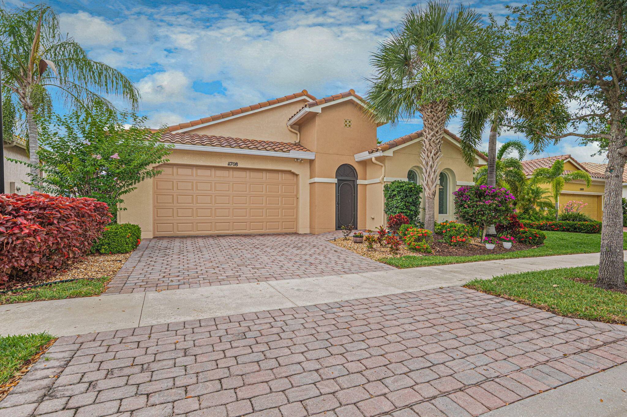 11708 SW Mountain Ash CIR, Port Saint Lucie, FL 34987