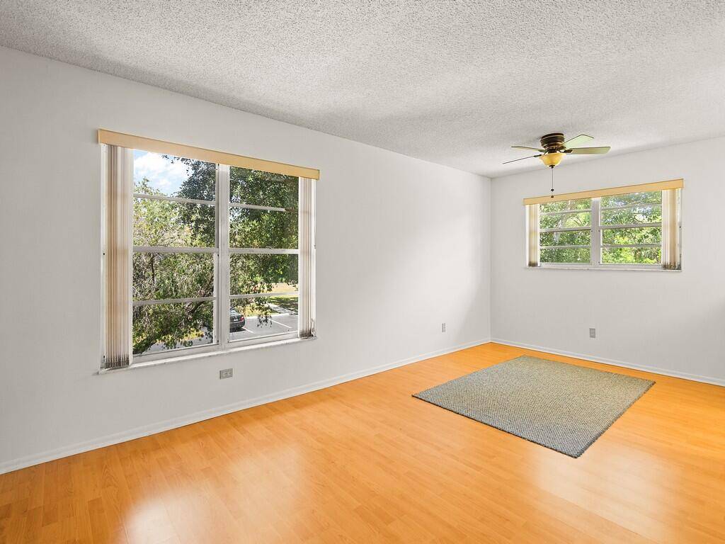 Port Saint Lucie, FL 34952,23 W Lake Vista 207 TRL 207