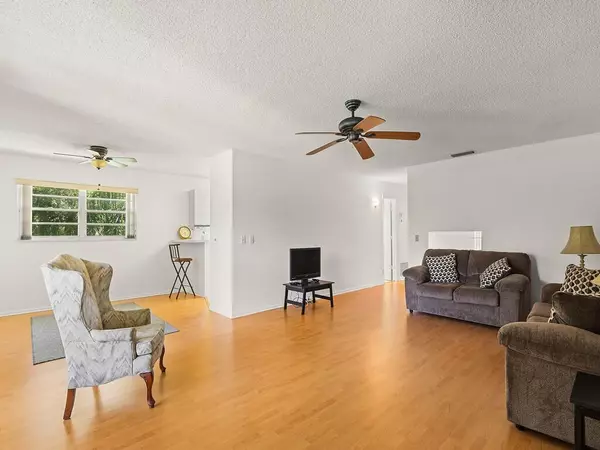 Port Saint Lucie, FL 34952,23 W Lake Vista 207 TRL 207