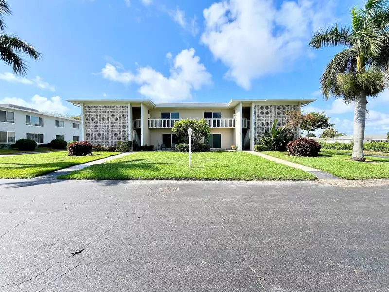 320 N North BLVD 2c, Boynton Beach, FL 33435
