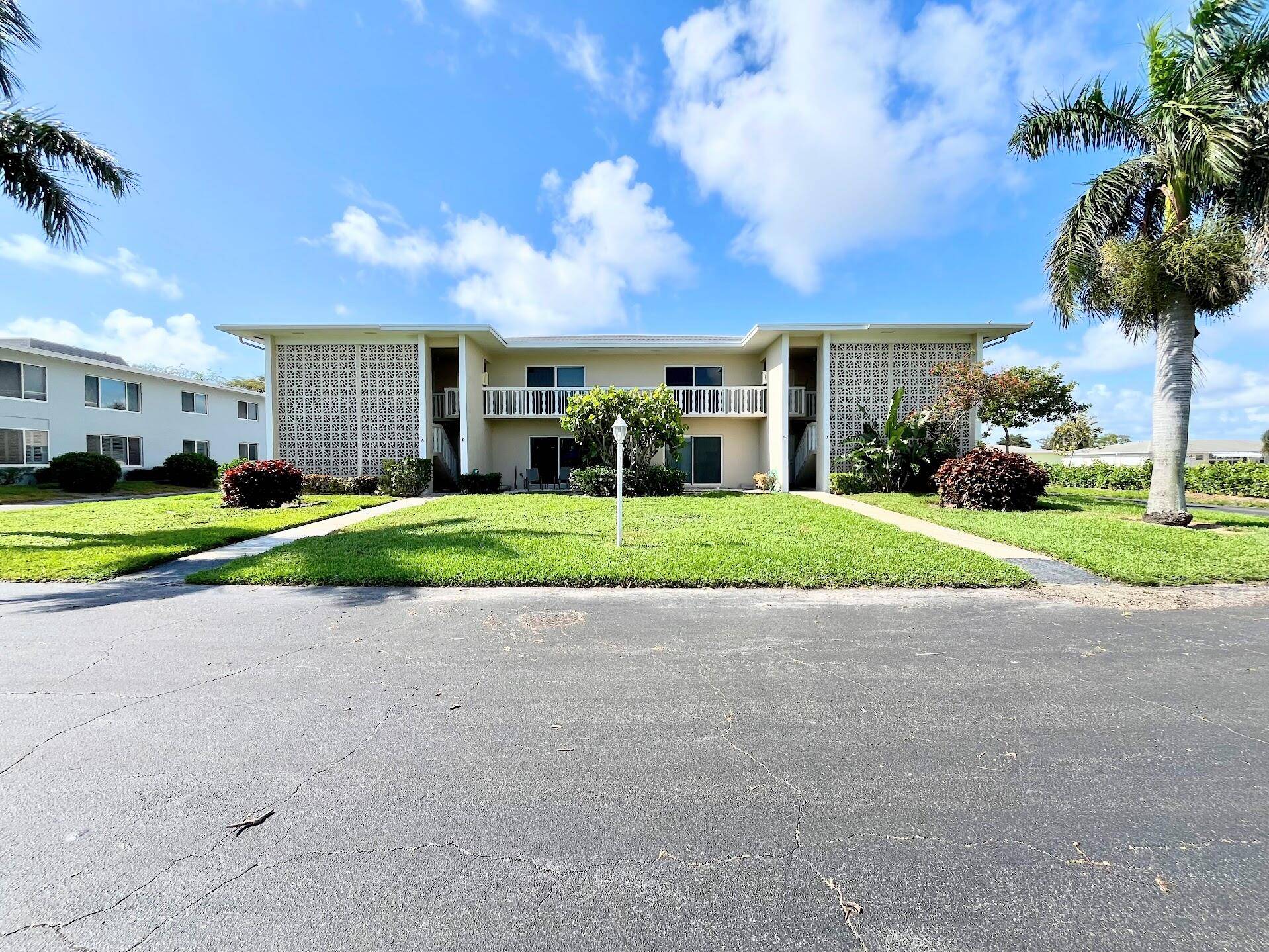 320 N North BLVD 2c, Boynton Beach, FL 33435