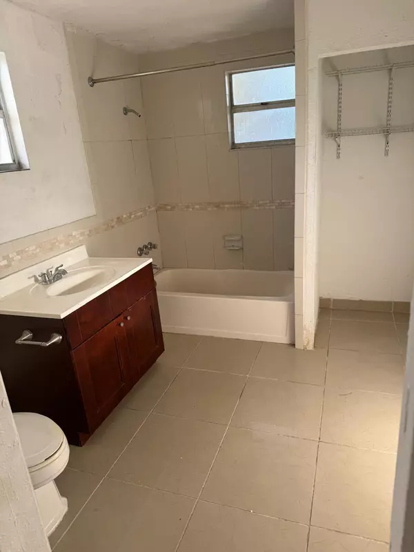 Lauderdale Lakes, FL 33319,4420 NW 34th ST