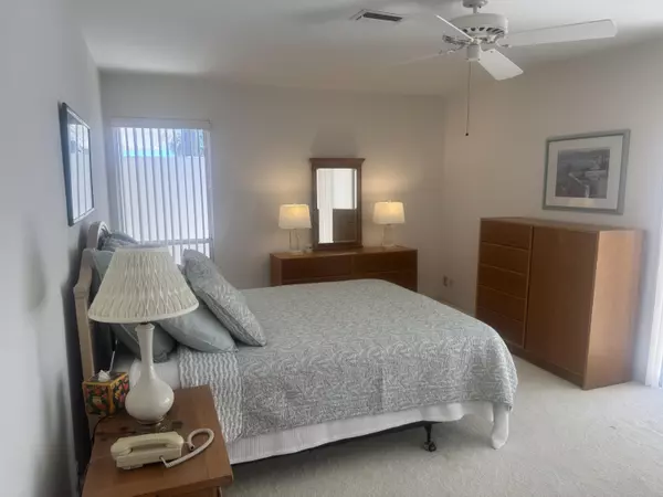 Jupiter, FL 33477,17020 Bay ST