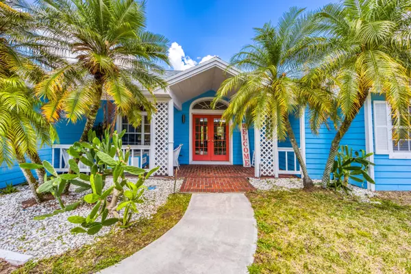 146 NE Blueberry TER, Jensen Beach, FL 34957