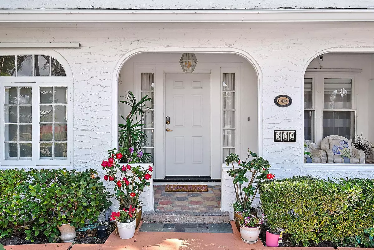 West Palm Beach, FL 33405,328 Monroe DR